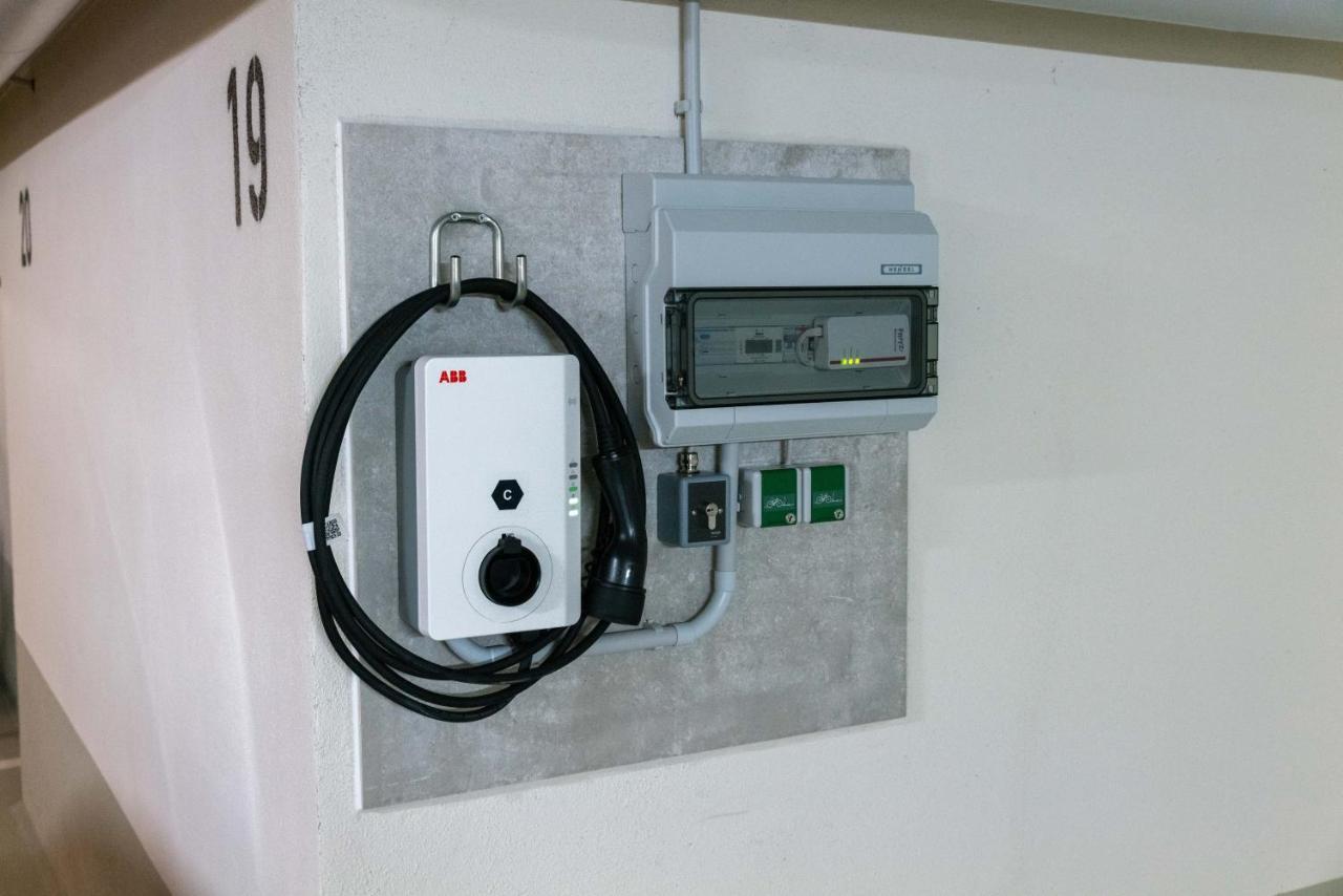Pole Poppenspaeler Mit Ladestation Büsum Exterior foto